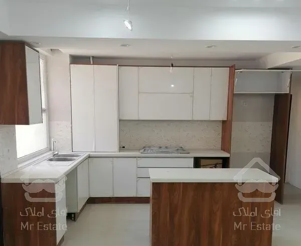 آپارتمان نوساز، صادقیه