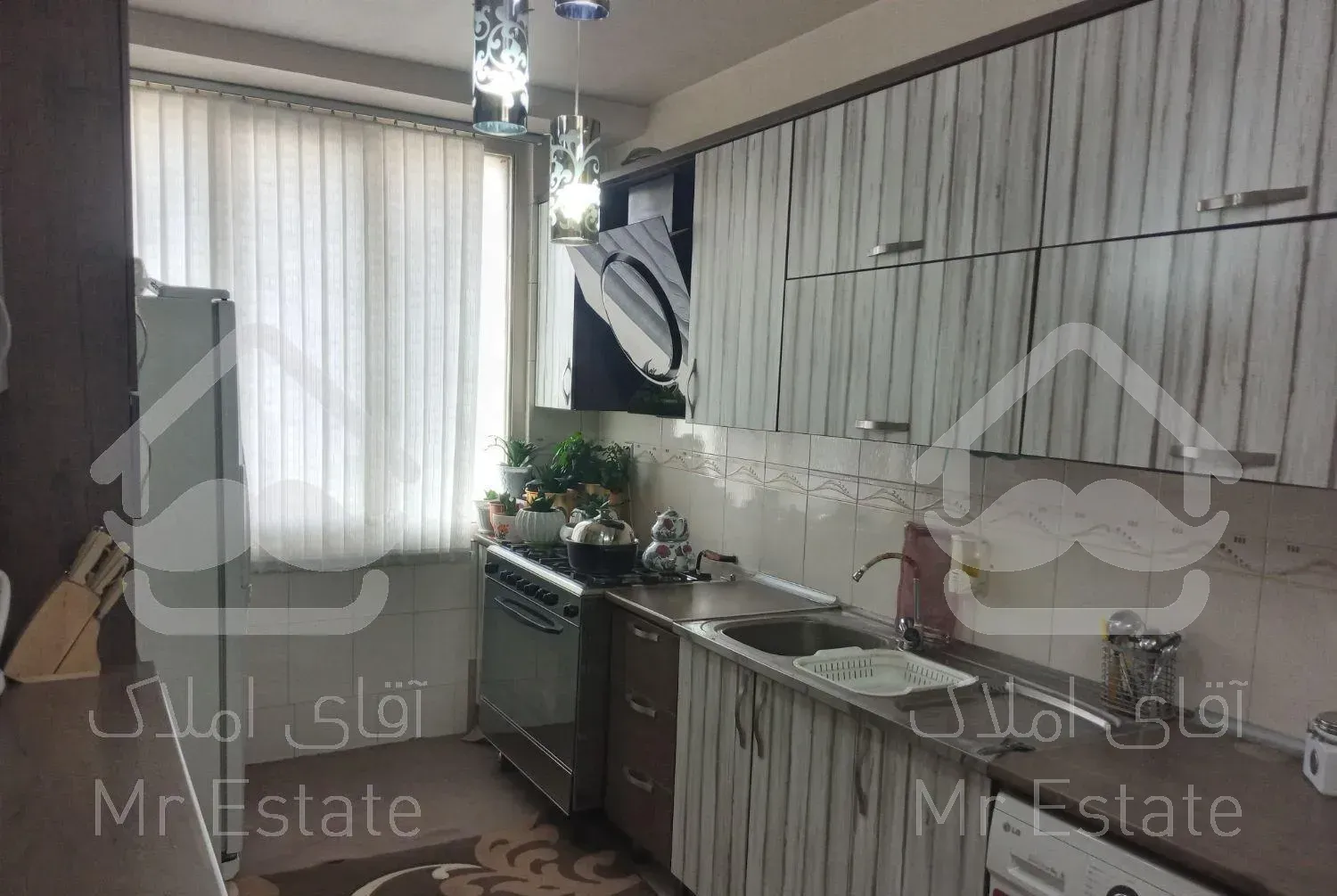 ۸۶ متر ۲ خوابه ۳۷ متر قدرالسهم زمین