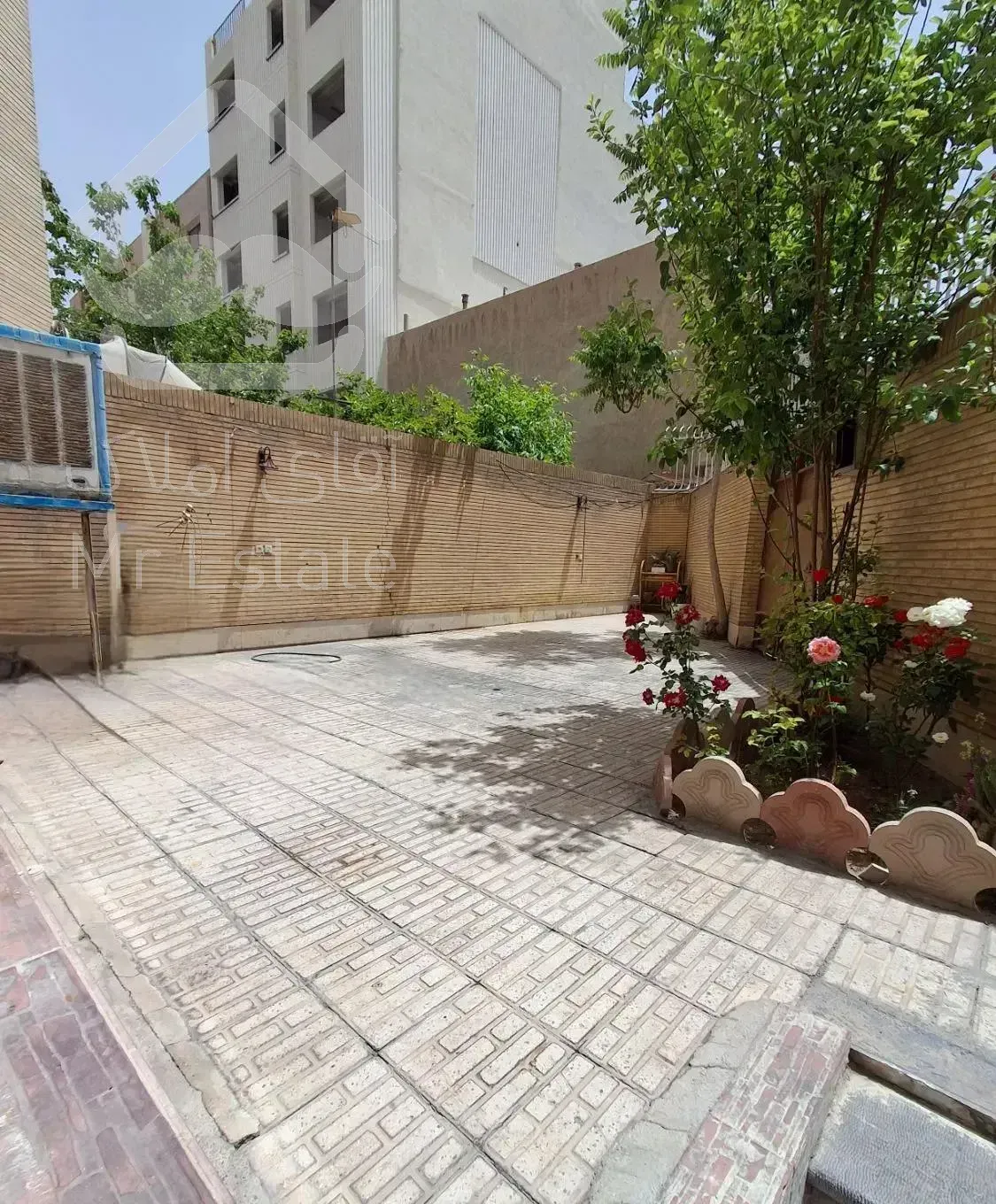 ۱۰۷ متر/ همکف حیاط اختصاصی/ ۱۷ شهریور