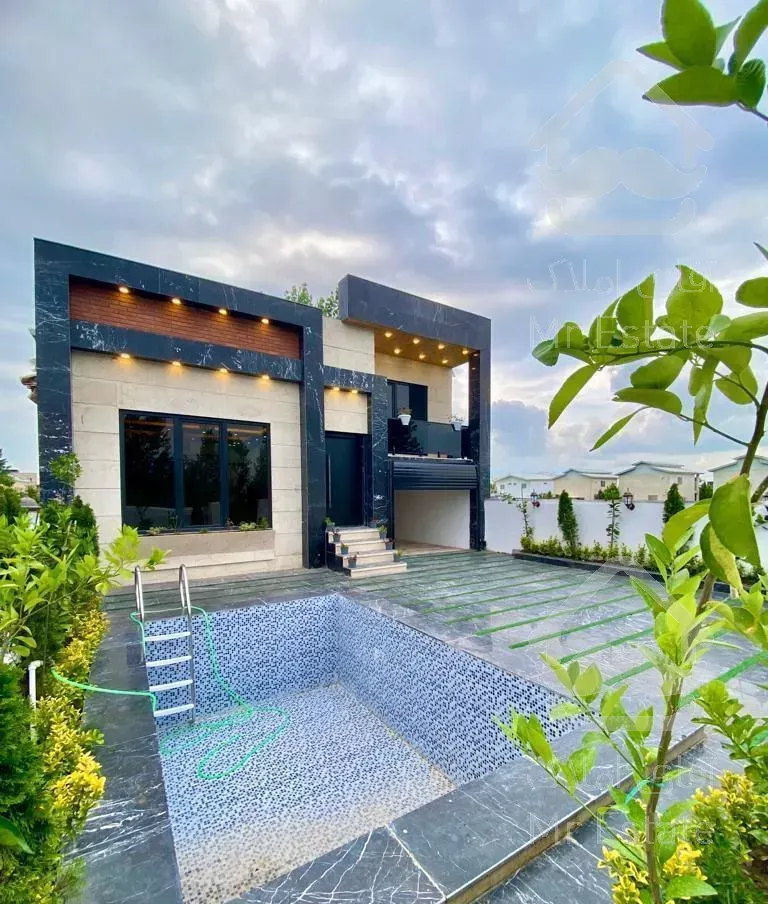 ویلانیم پیلوت مدرن استخردارداخل شهرک برند