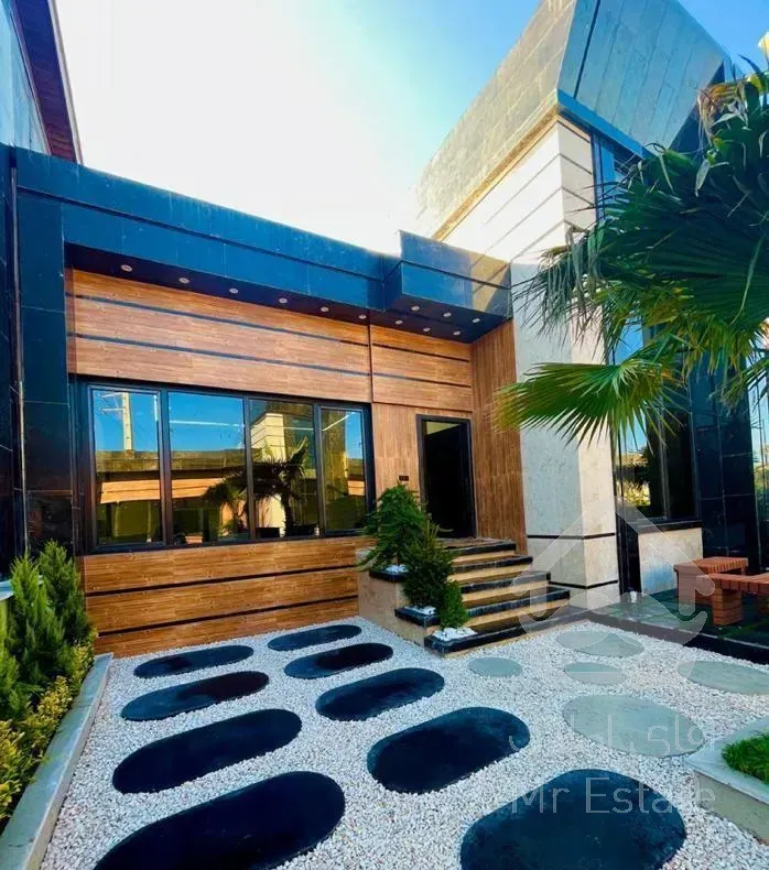 فروش ویلا نیم پیلوت نوساز داخل مجموعه شهرکی