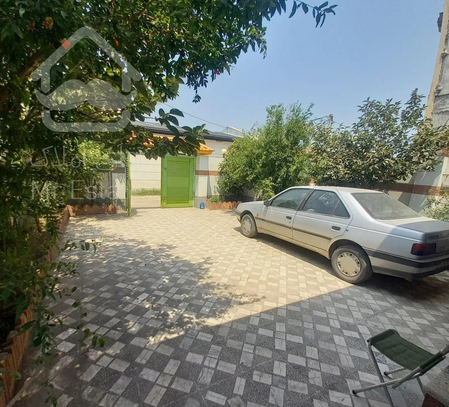 فلت قدیمی داخل بازار کلوده