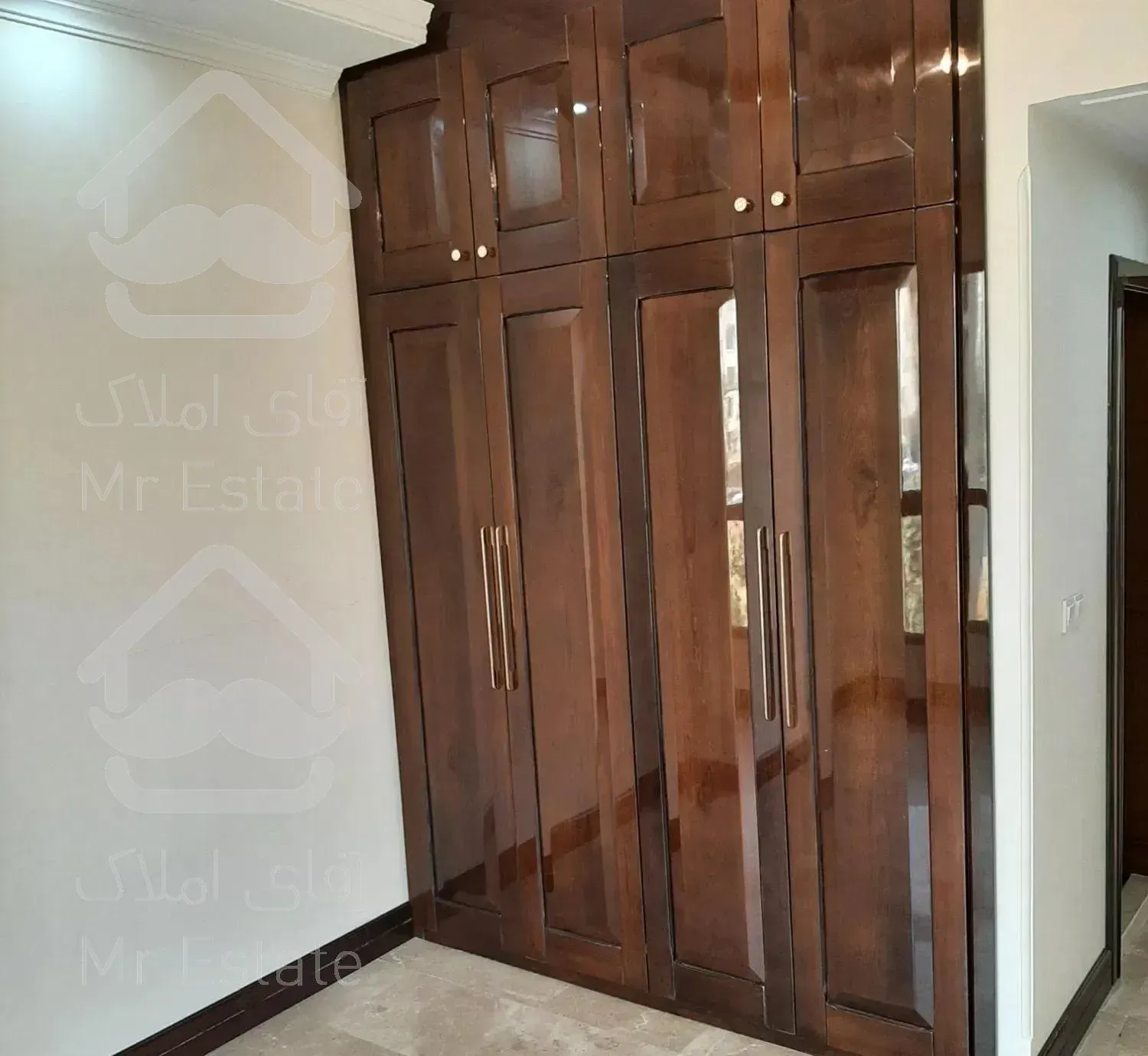 ۱۳۰ متر ویو و نور