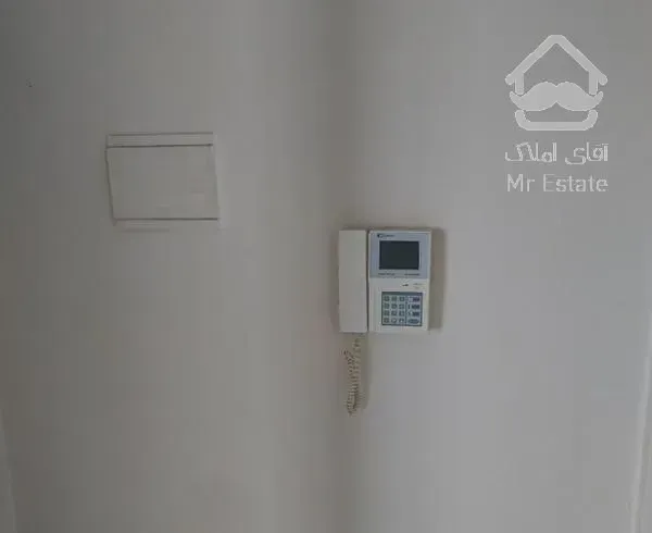 واحد حدود۶۰متری در چهارباغ غربی