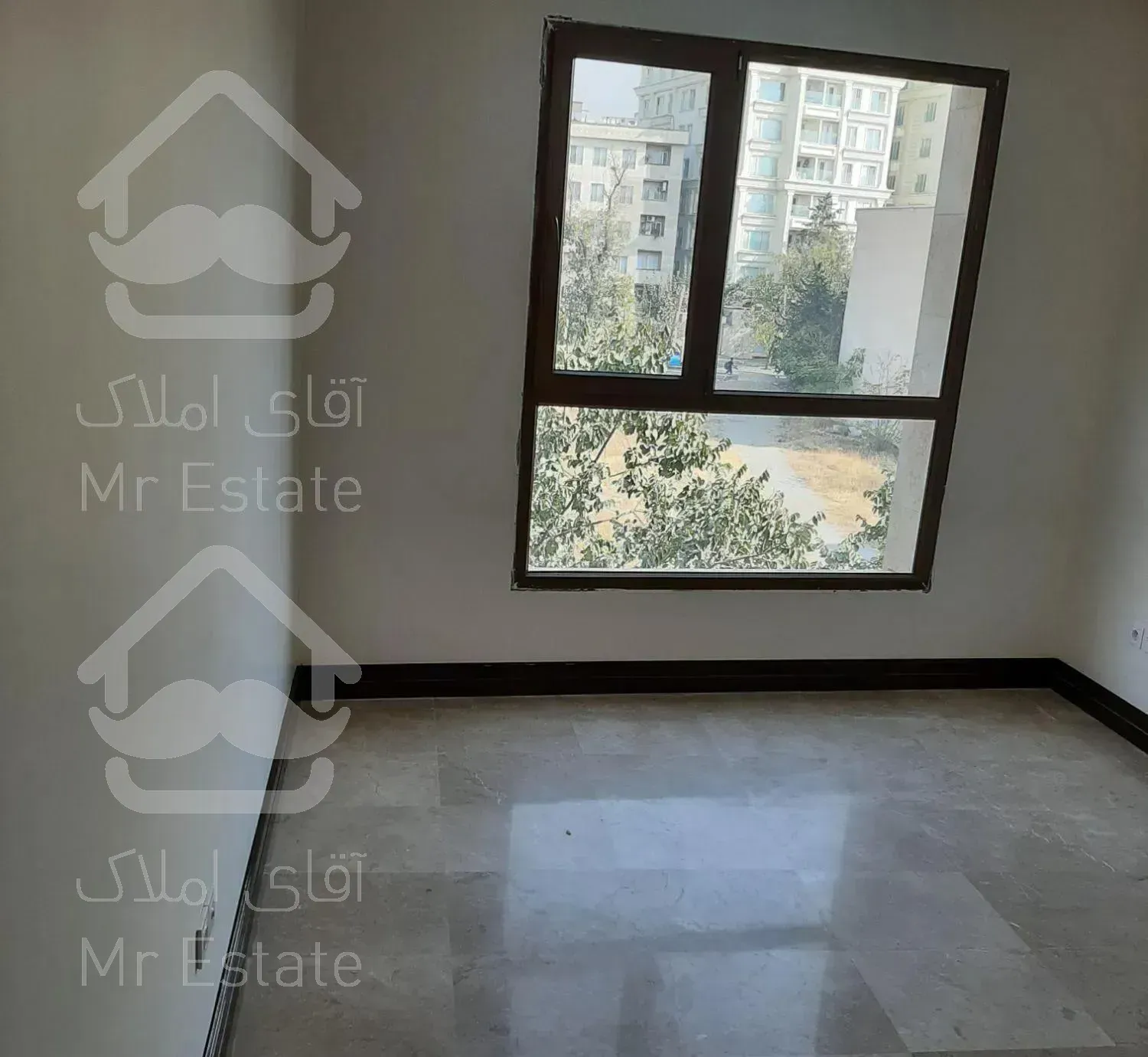 ۱۳۰ متر ویو و نور