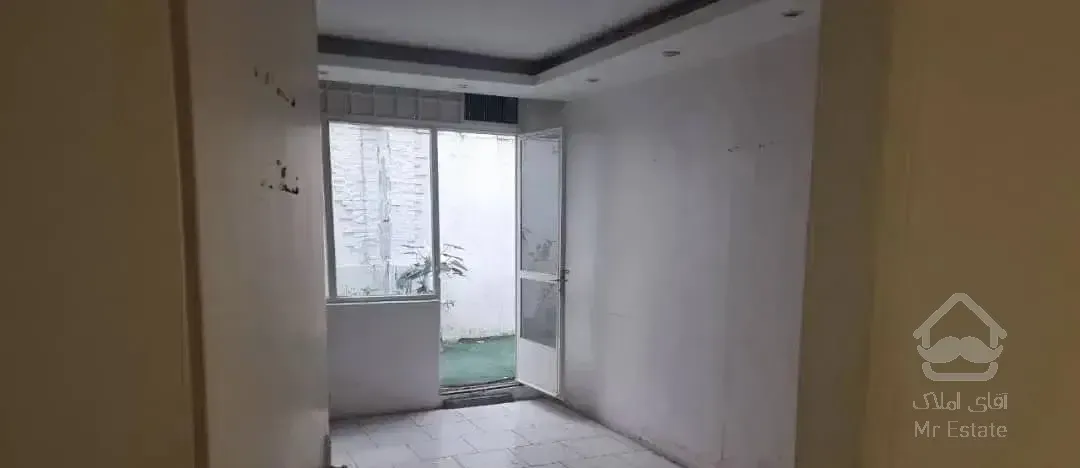 ۱۲۰متر اپارتمان‌ موقعیت اداری بر خ ولیعصر