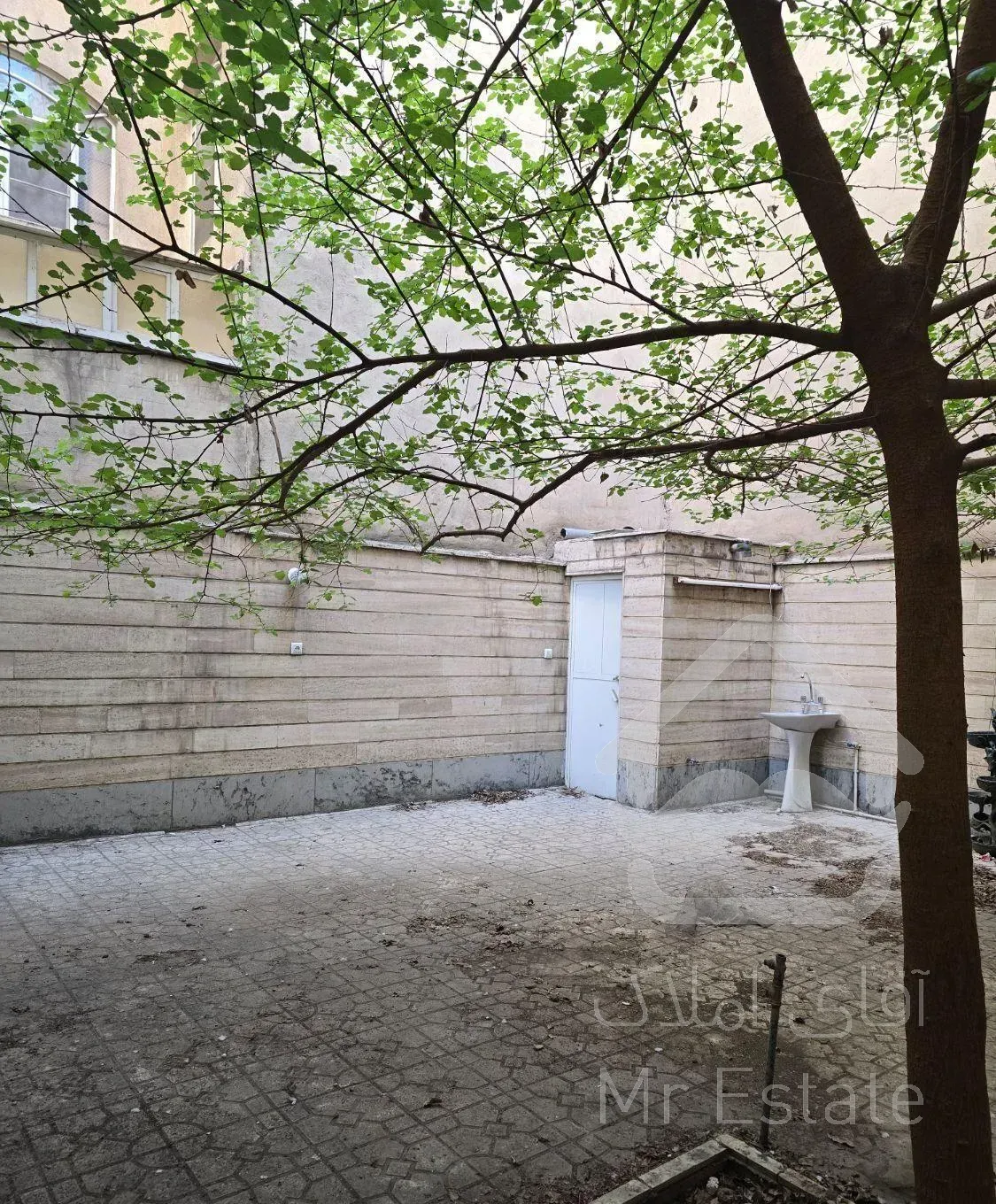 ۵۴ متر با ۵۰ متر حیاط اختصاصی