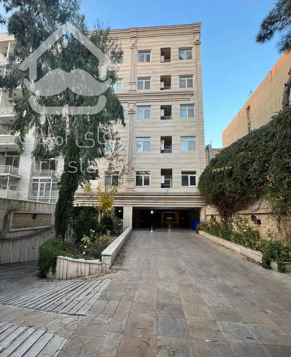 ۹۲متر ۲خواب،مفتح جنوبی،امکانات کامل