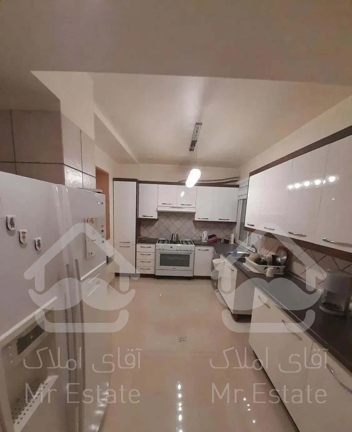 ۲۰۰ متر ( نور نقشه لوکیشن )