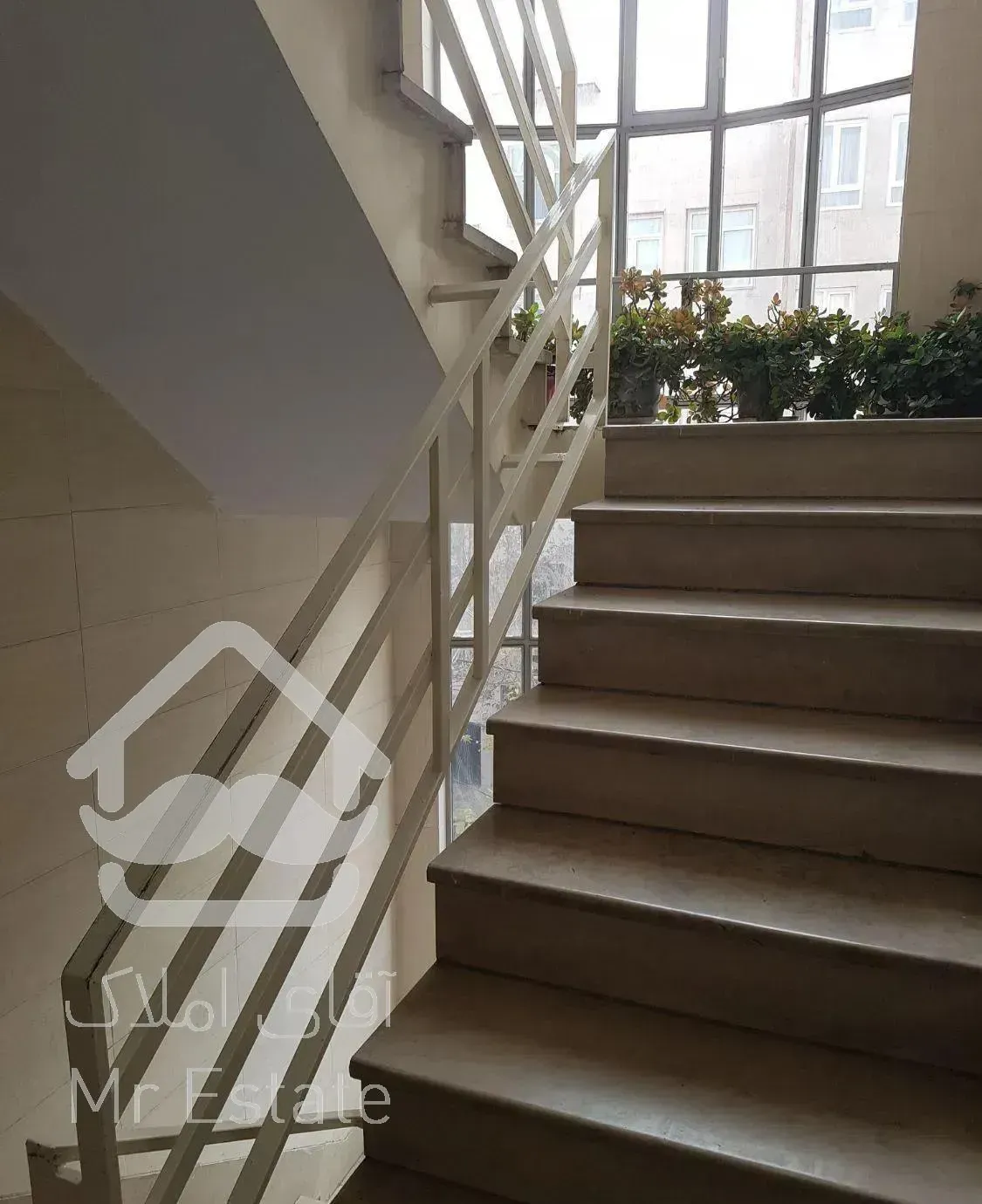 ۷۵ متر تهرانپارس  طبقه دوم سندی فروشنده واقعی