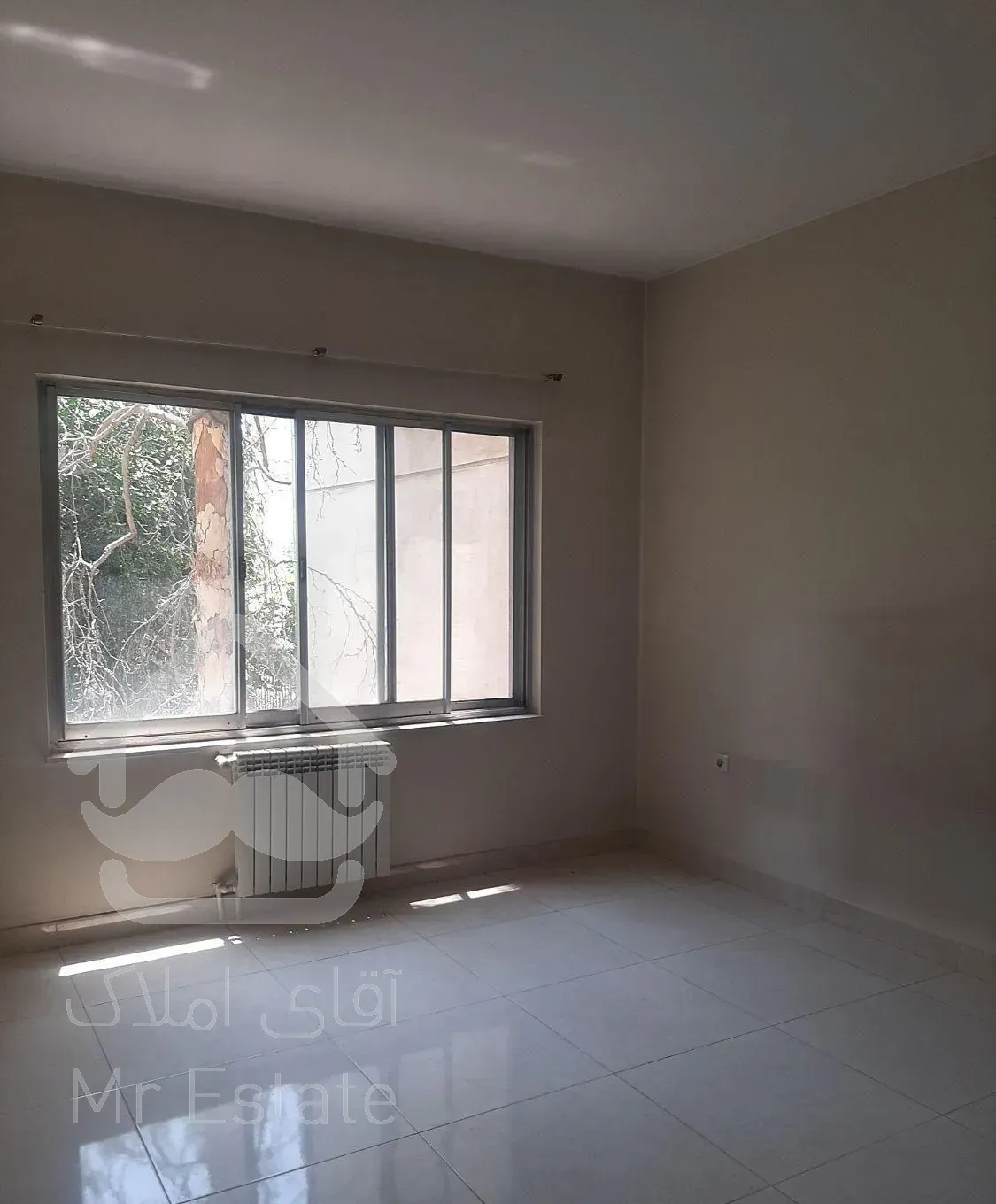 آپارتمان ۱۳۵ متر۳ خواب ۹۰ متر قدرالسهم  در امانیه