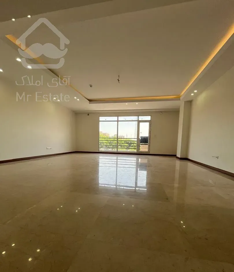 آپارتمان ۱۳۰متری/سه خواب/خوش نقشه