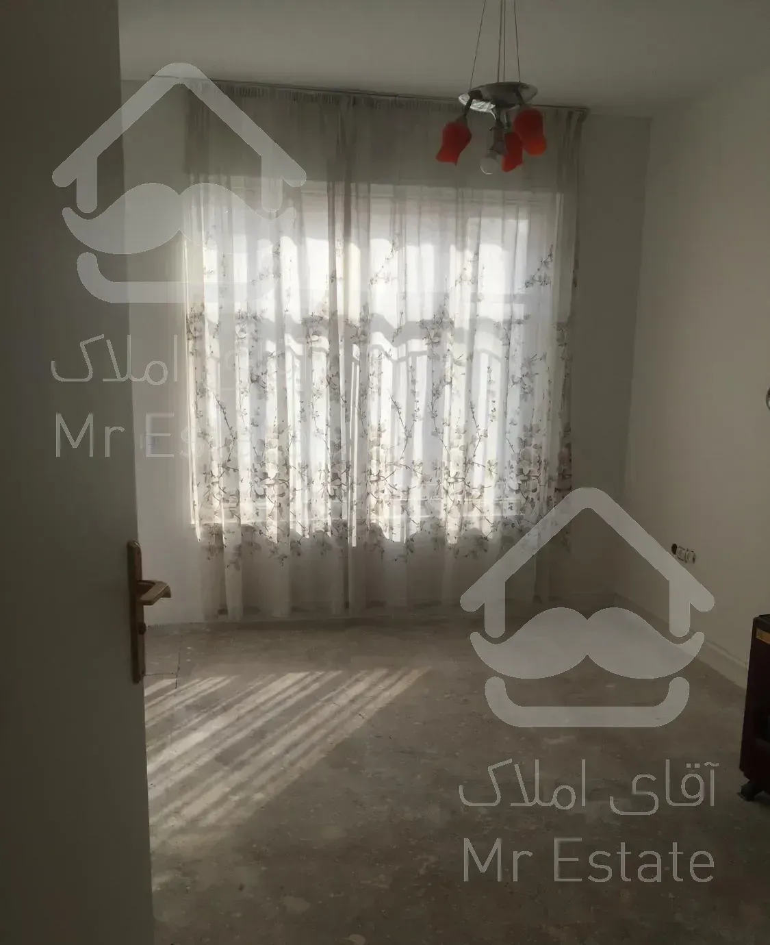 ۹۰ متر تخلیه دو خواب رهن کامل در فلکه اطلاعات