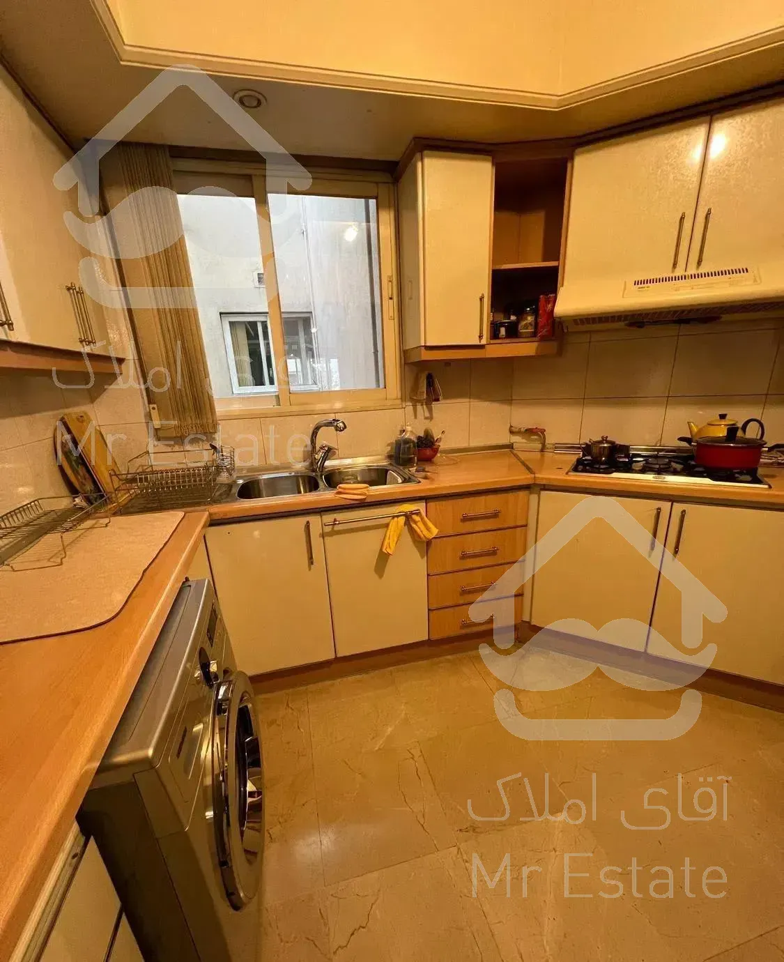 ١٣٨متر مسکونى ٣خواب* کوچه خلوت گاندى