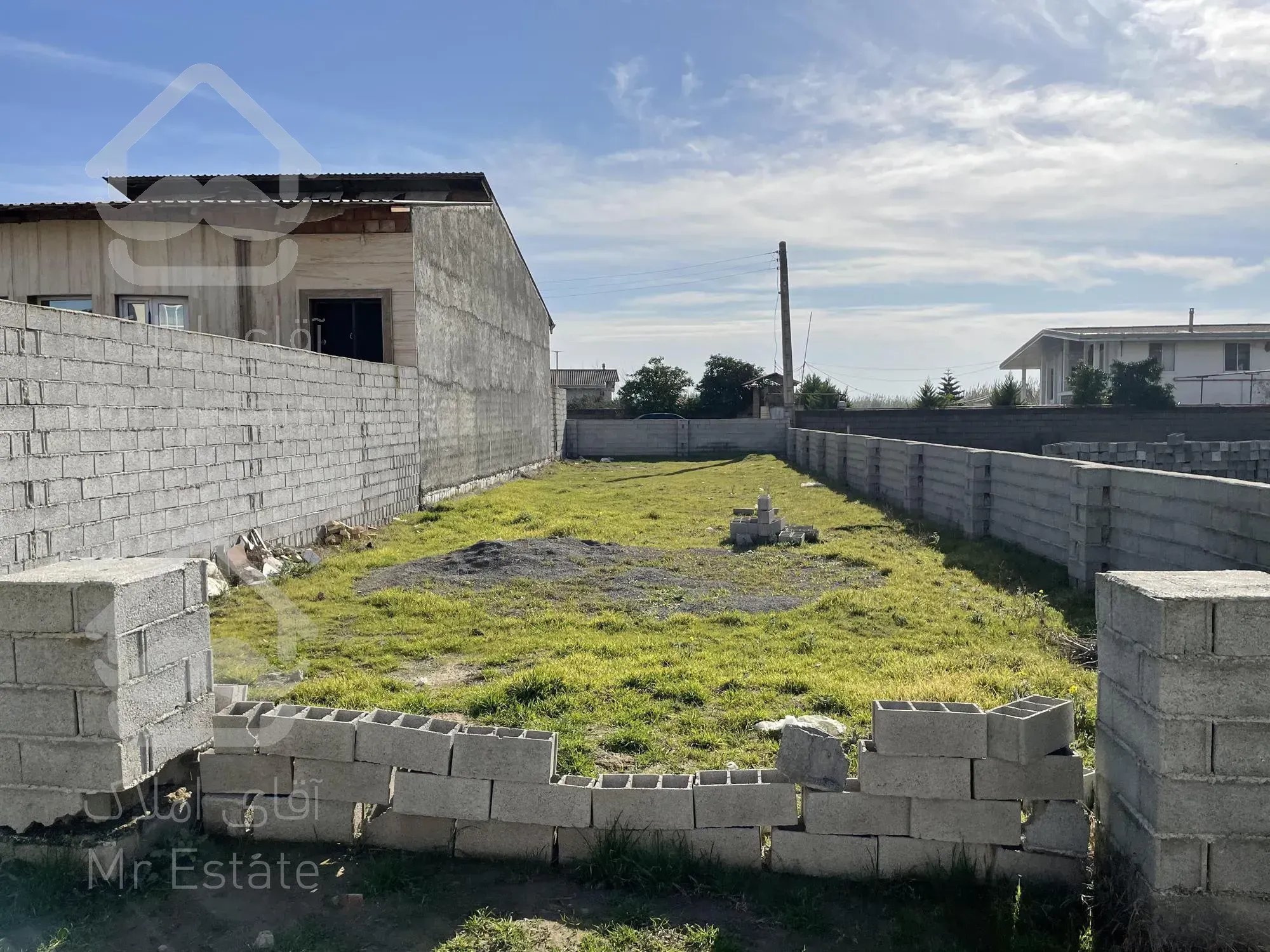 ۳۵۰متر زمین داخل بافت در موقعیت عالی  ساری جاده دریا