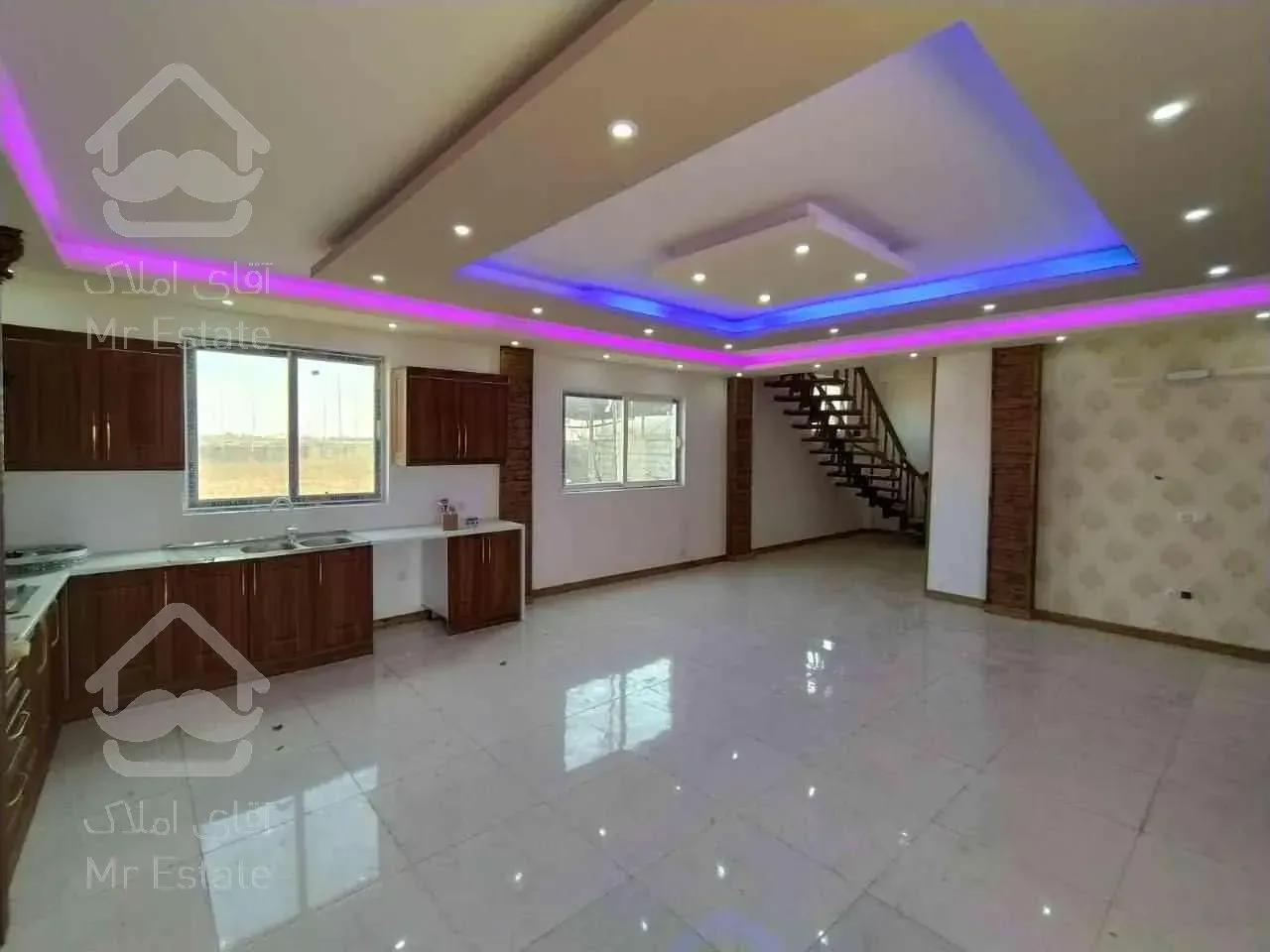 فروشویلا ۲۵۰ متری