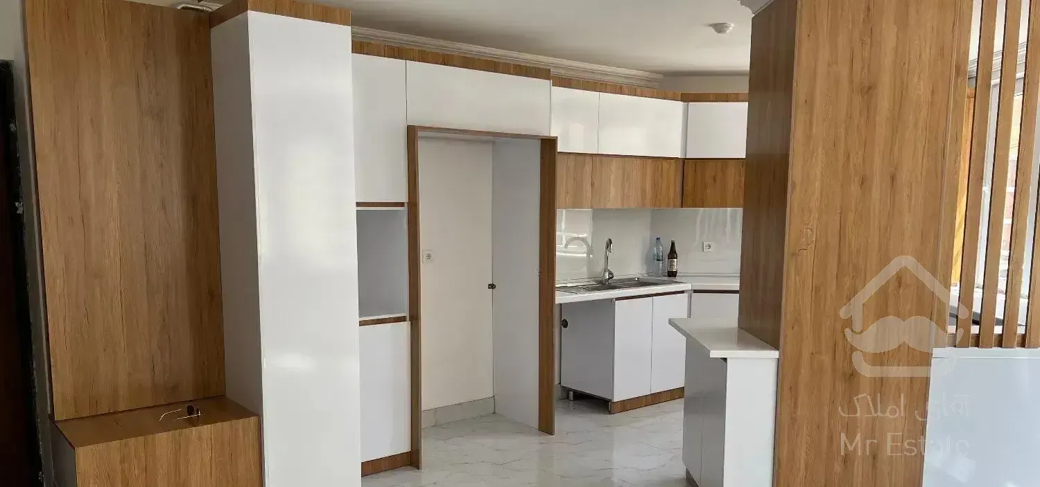 فروش فوری آپارتمان ۹۰ متری تک‌واحدی خ امینی