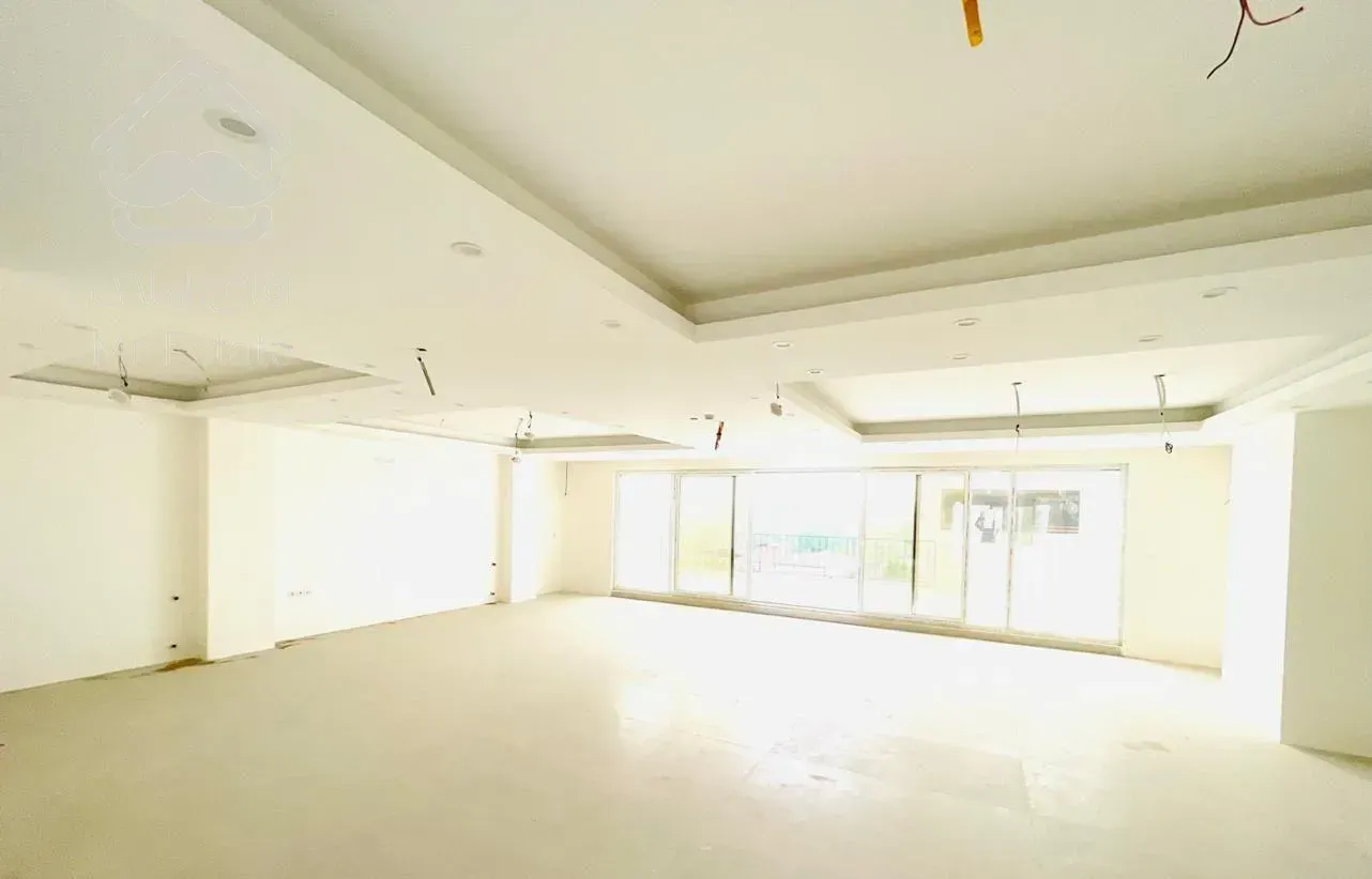 پنت هاوس 260 متری نوساز در میدان خزر