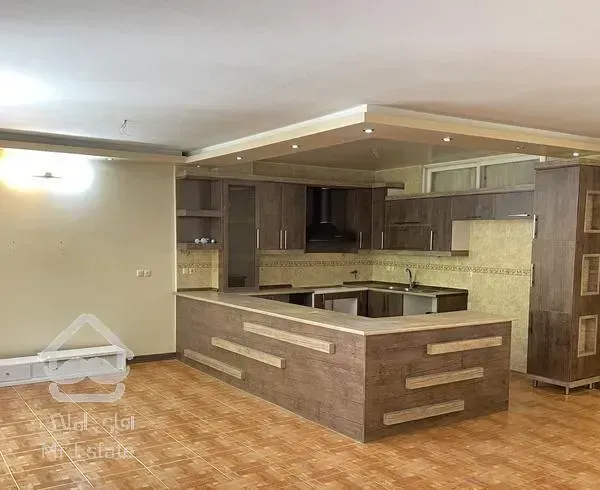 110 متر / 2 خواب / خ میر / حیاط اختصاصی