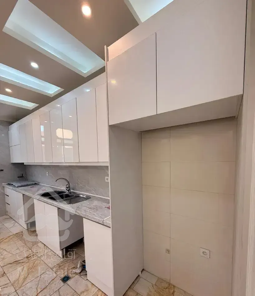 ۱۰۰متر/لوکیشن چهارباغ شرقی/بازسازی کامل/فایل شخصی