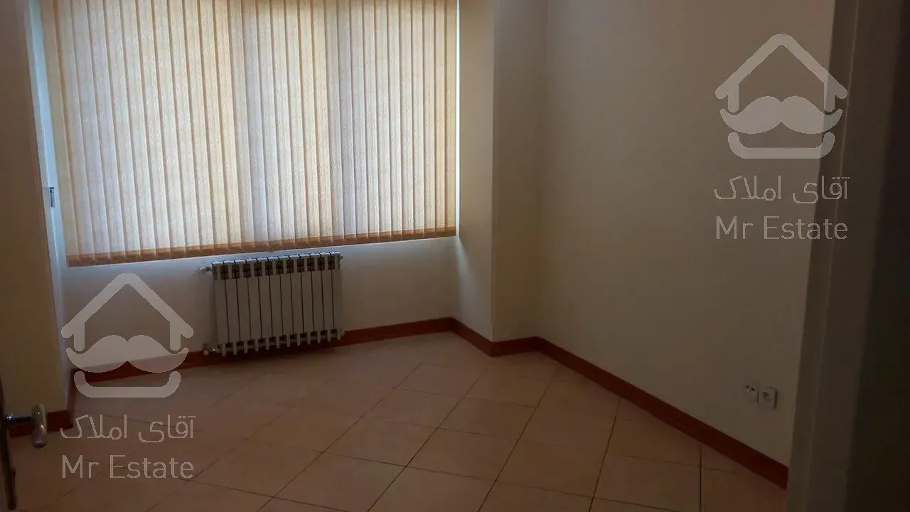 سند اداری میدان انقلاب