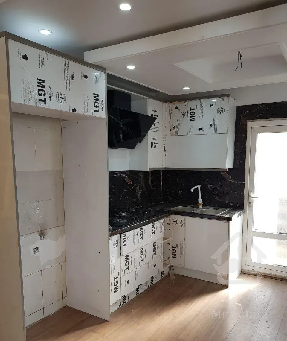 ۷۷متر*۲خواب*رو به کوچه،فول امکانات