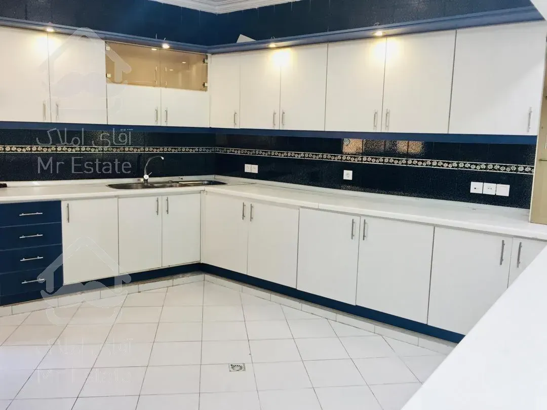 رهن و اجاره آپارتمان ۱۴۰ متری نیاوران ۳ خواب نورگیر