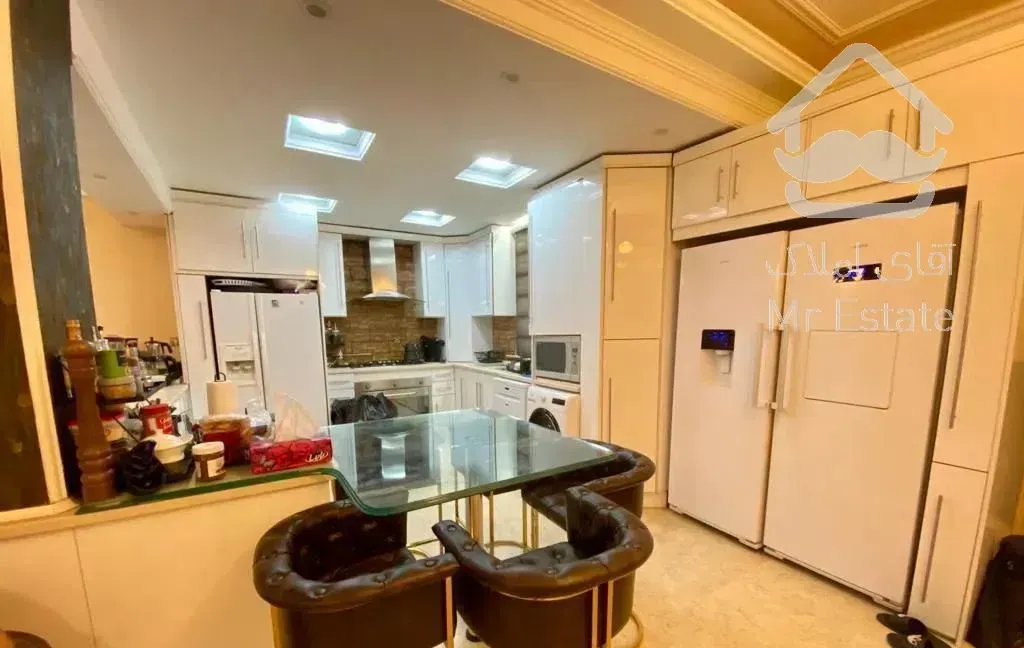 افتخاریان ۱۳۵متر سه خواب /بازسازی شده