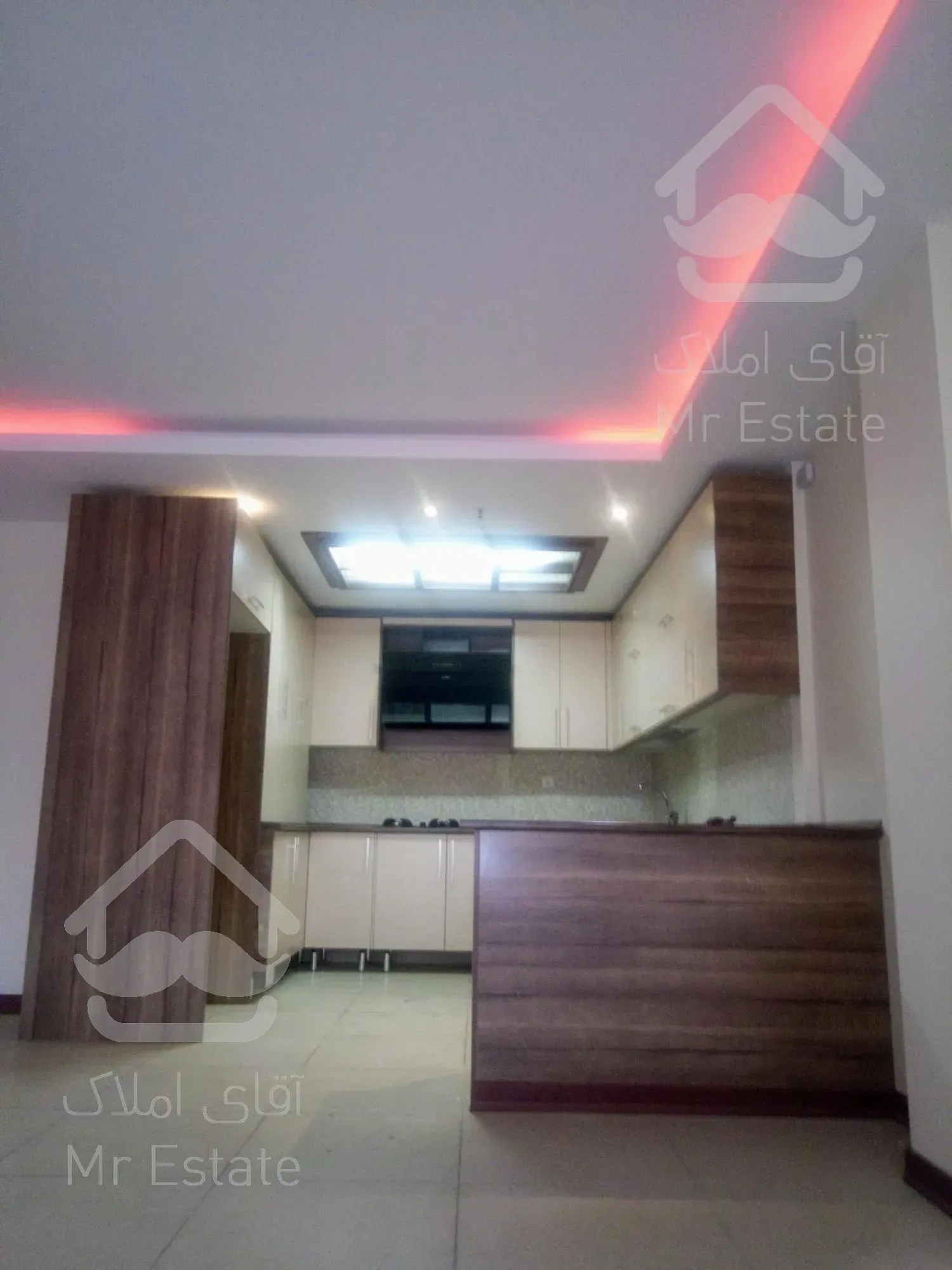 فروش واحد ۱۲۵ متری سه خواب در صادقیه