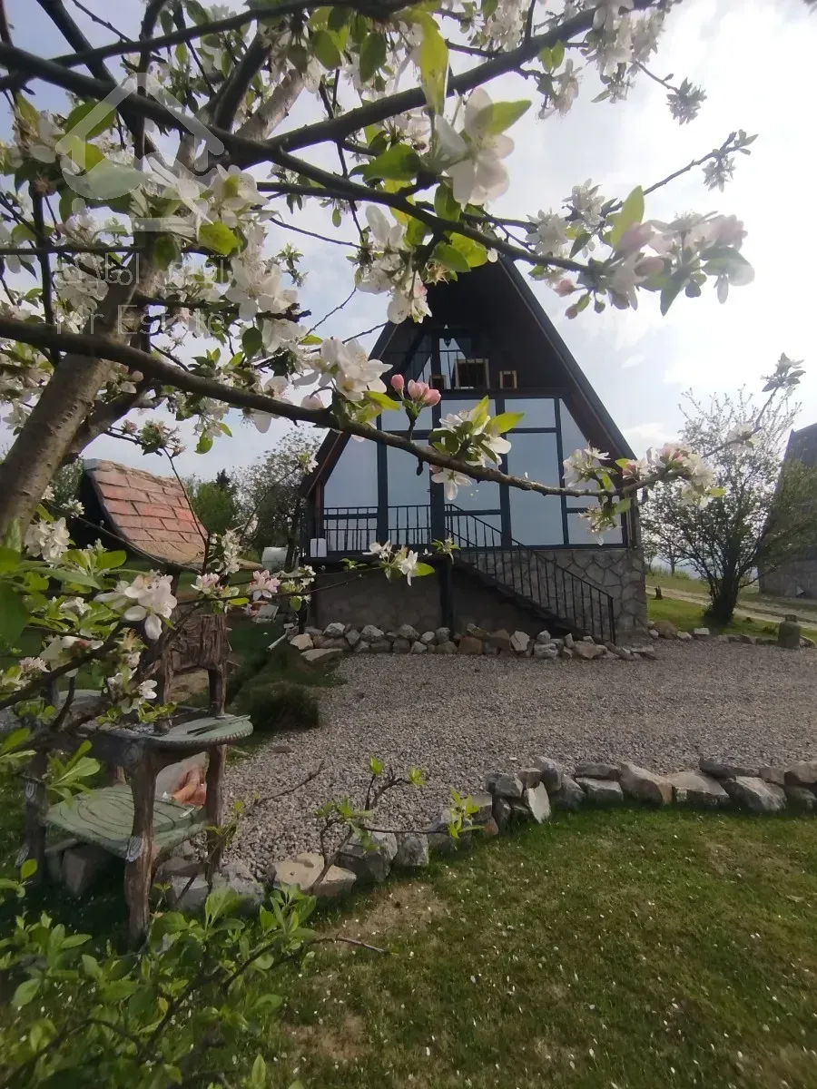 اجاره روزانه کلبه سویسی مزرعه