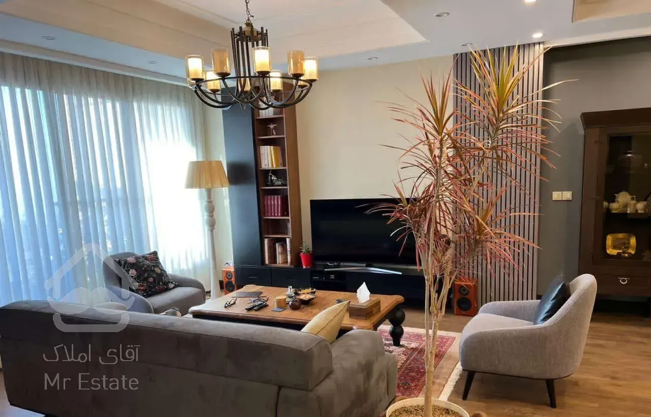 100متر 2خواب/8 ساله/نور جنوب/اکاز یون منطقه یک