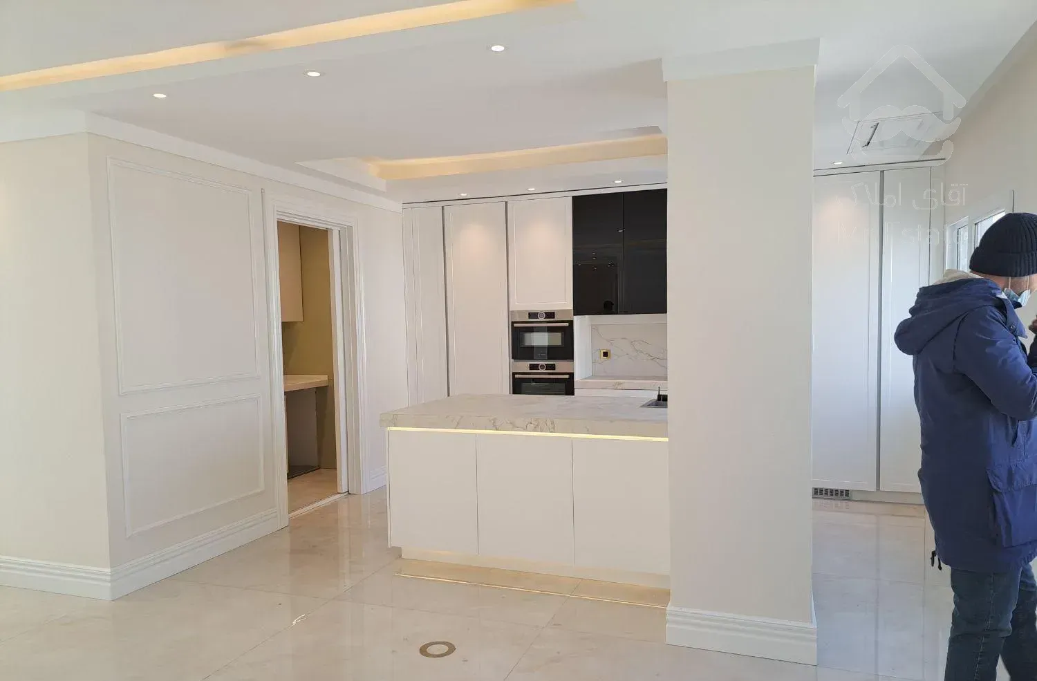 ۳۰۰متر ۳خواب زعفرانیه۴۰متر تراس ویو ابدی نوساز