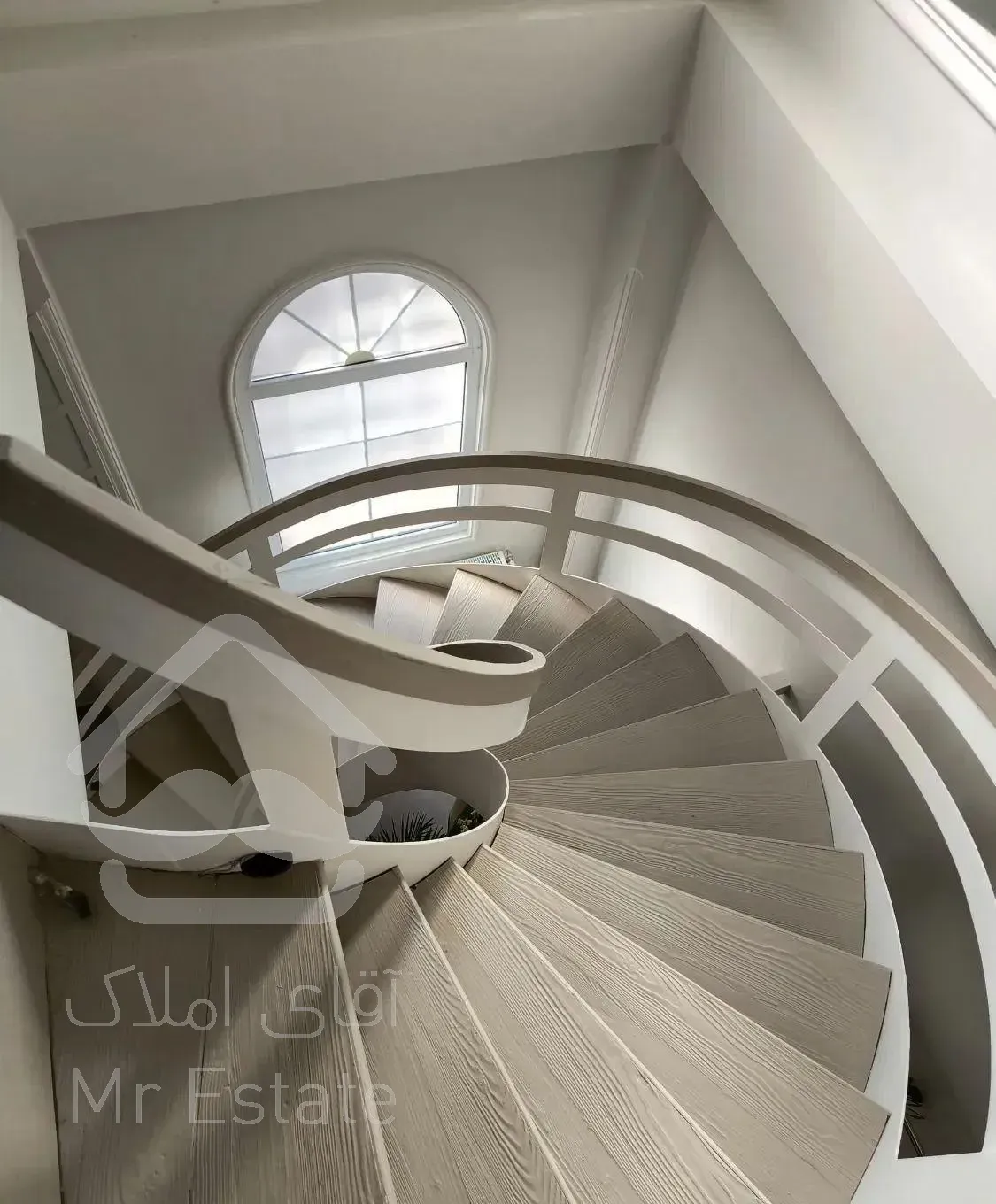 فروش عرصه و اعیان(ویلا شهری) ۱۵۰ متر در گلستان فرد