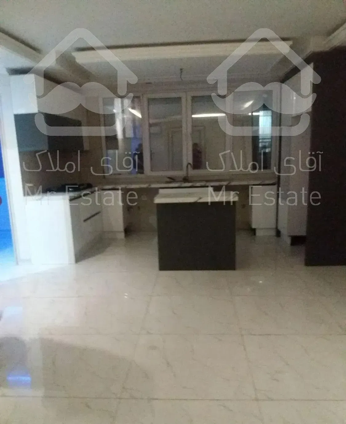 یک آپارتمان ۷۵متری دوخوابه ۵طبقه ۴واحدی طبقه ۲