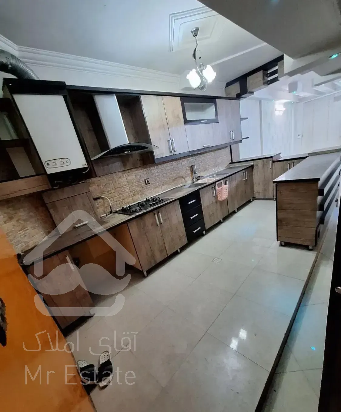 ۱۲۵متر تکواحدی طبقه دو با پارکینگ در مفتح ۶