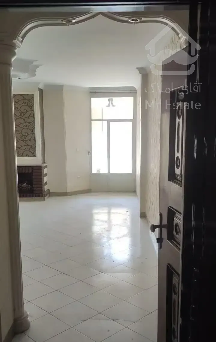 ۸۲ متری ۲ خوابه طبقه ۳ در مدائن میدان ۱۷