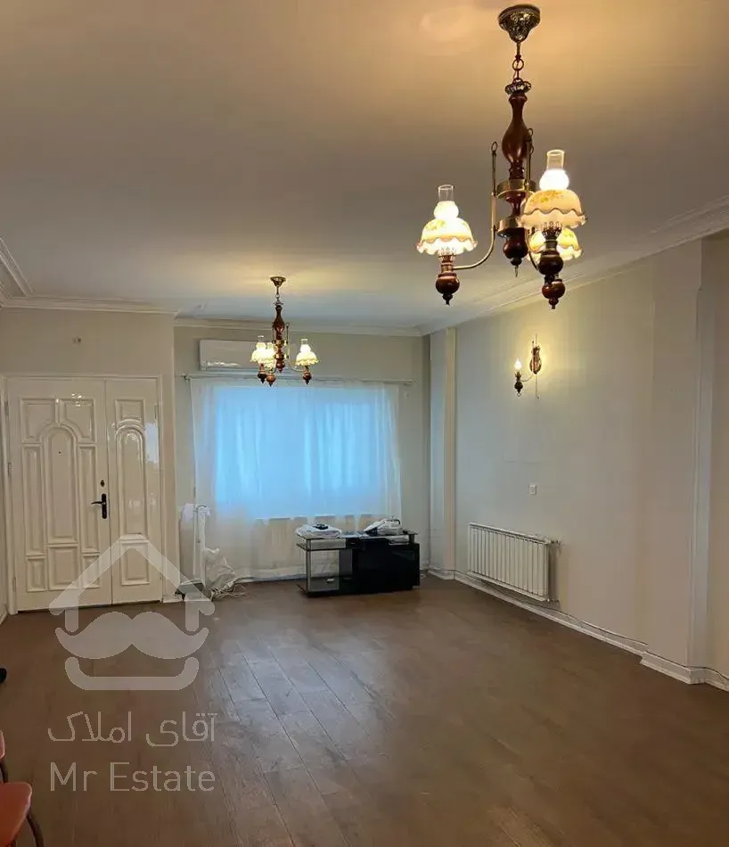 ۱۳۰متر آپارتمان شریعتی معلم۱۹با ۱۰۰مترحیاط اختصاصی