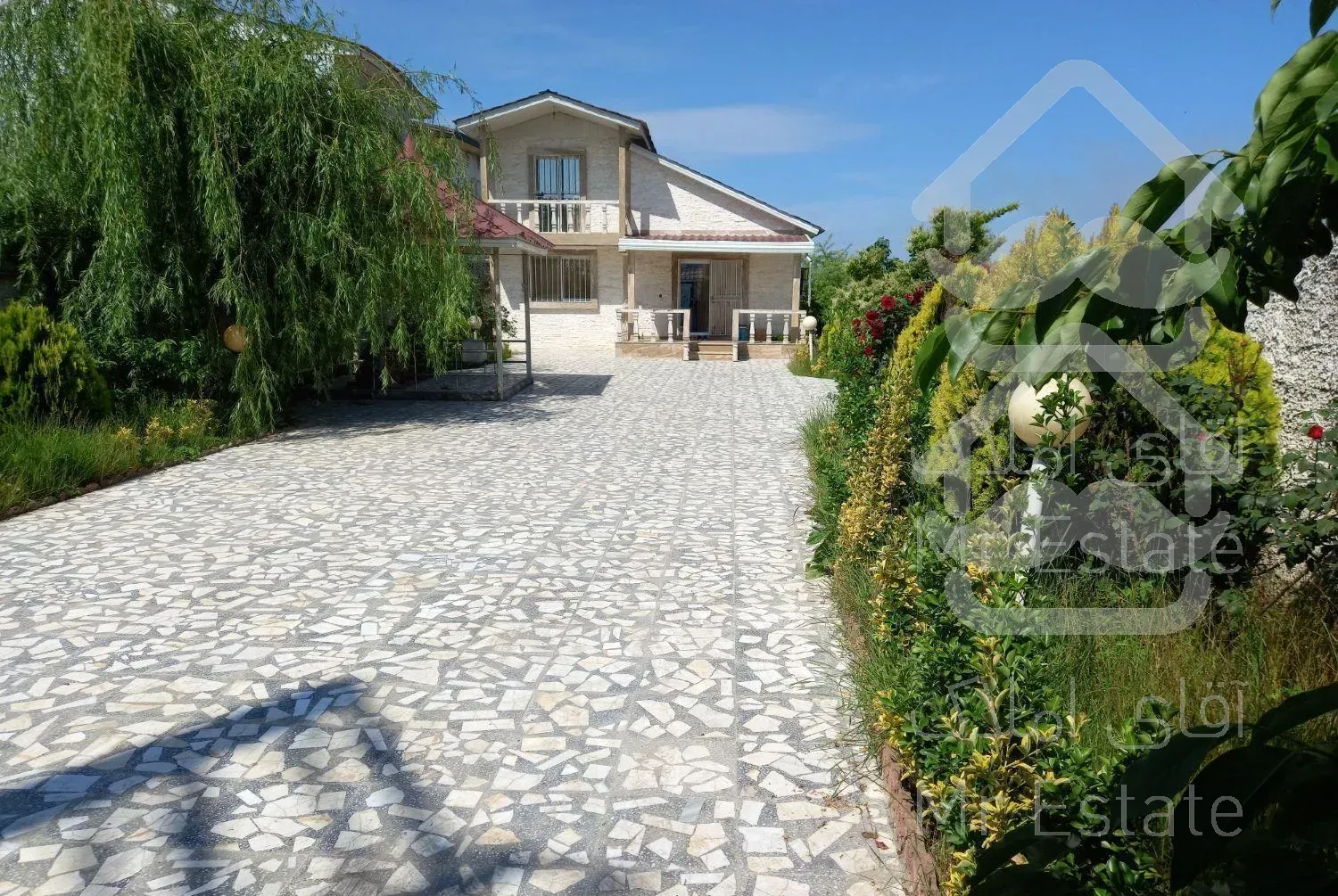 ویلا ۴۸۵ متر سند تکبرگ باپروانه ساخت و پایان کار