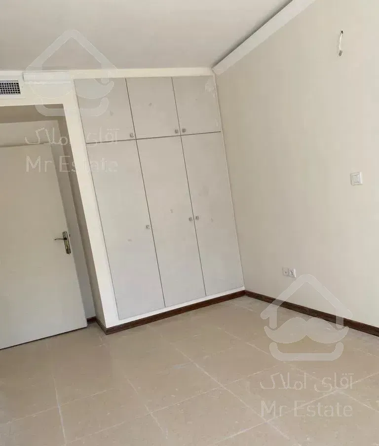 آخرین طبقه ۹۰متر۲ خواب کلید نخورده