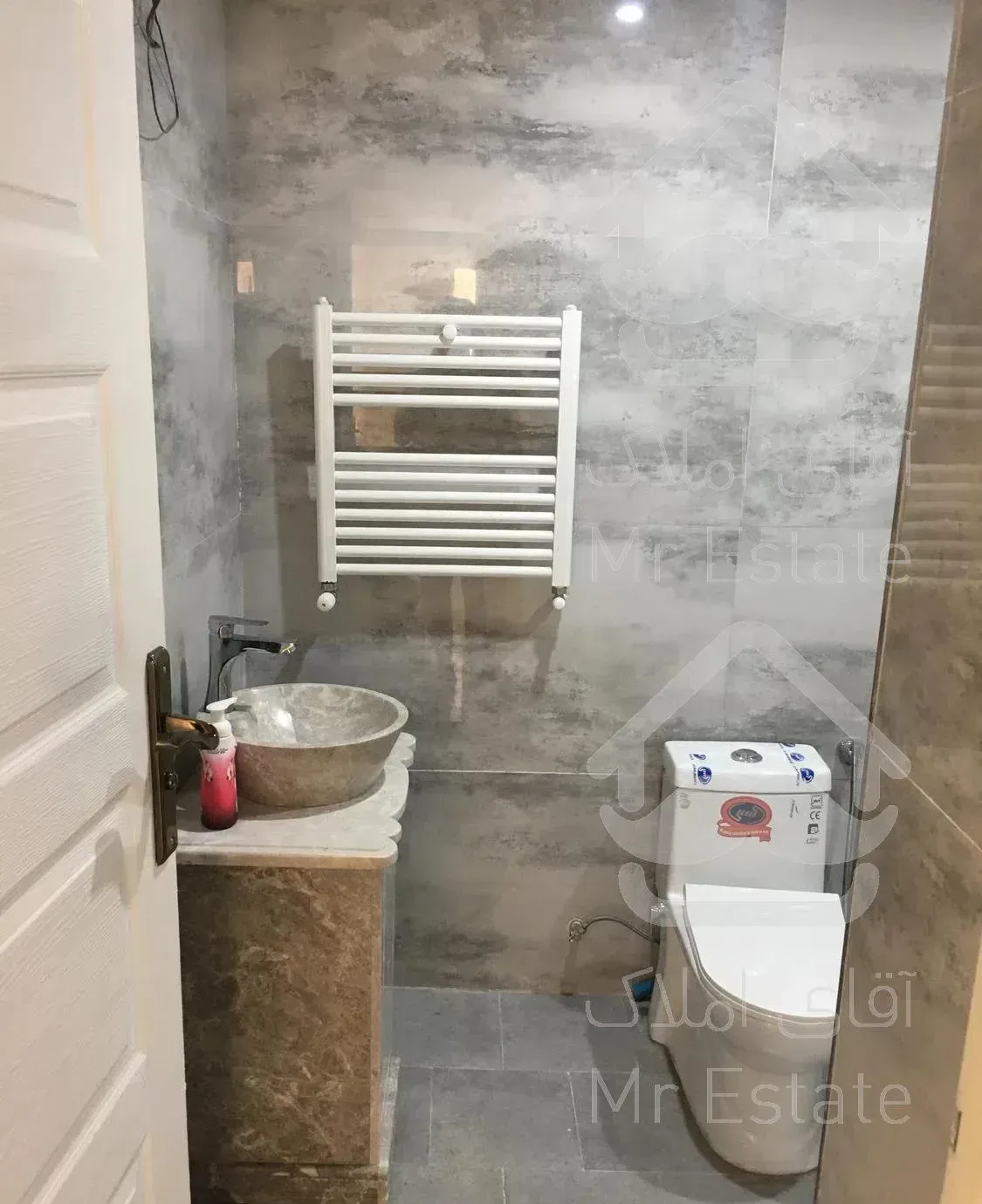 چهارراه فرمانیه ١٤٧ متر