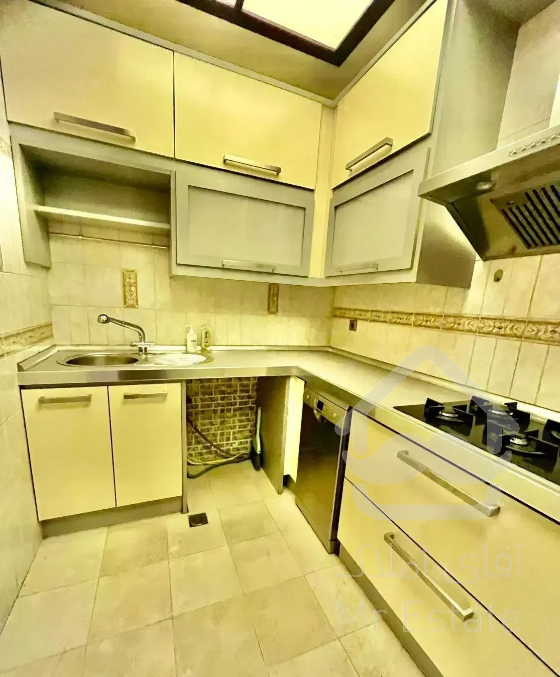 ۹۰ متر ۱ خواب،فول مشاعات ابی، کامرانیه شمالی