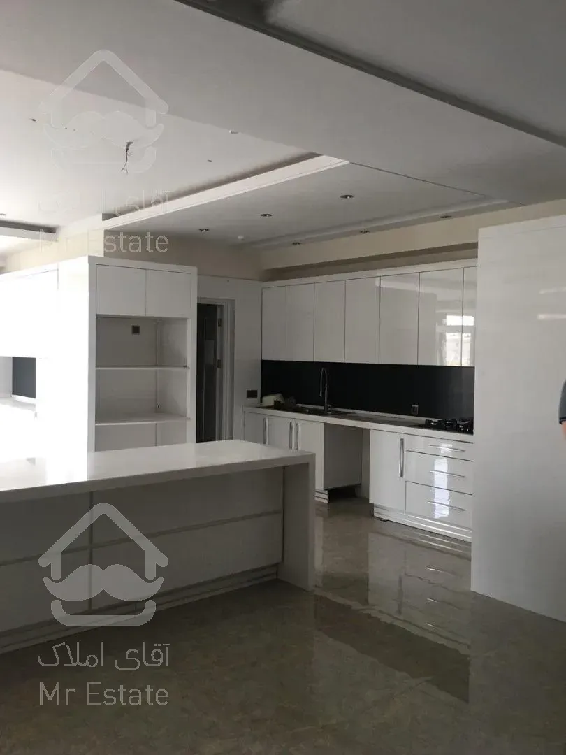 اجاره و رهن آپارتمان زعفرانیه 450  متر لوکس