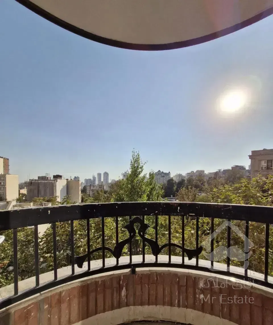 الهیه ۲۱۵ متر سه خواب نور جنوب دو بالکن با استخر