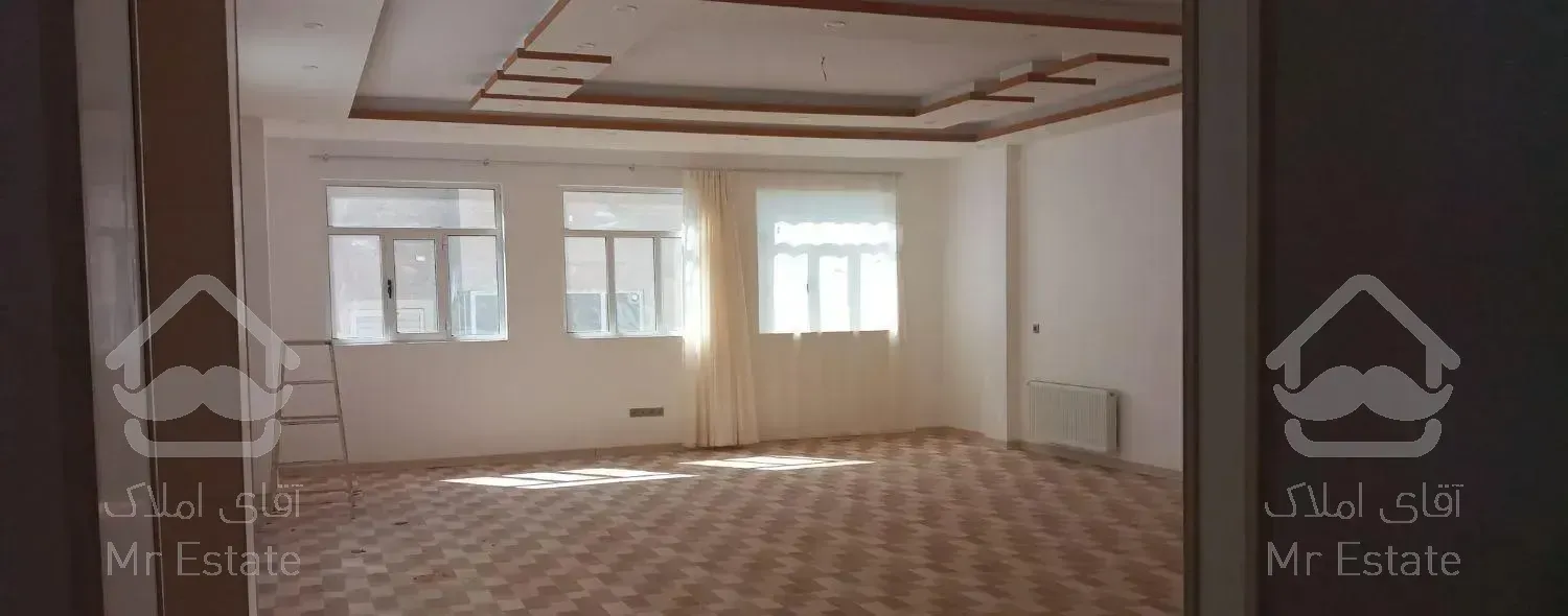 طبقه بالا،سه خواب،آسانسور دار،جمهوری