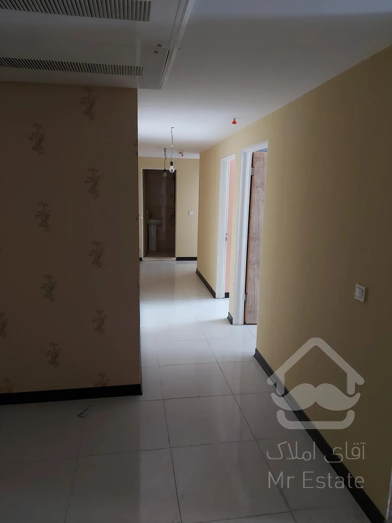 فروش ۱۱۰ متری دریاچه ۳ خواب کلید نخورده