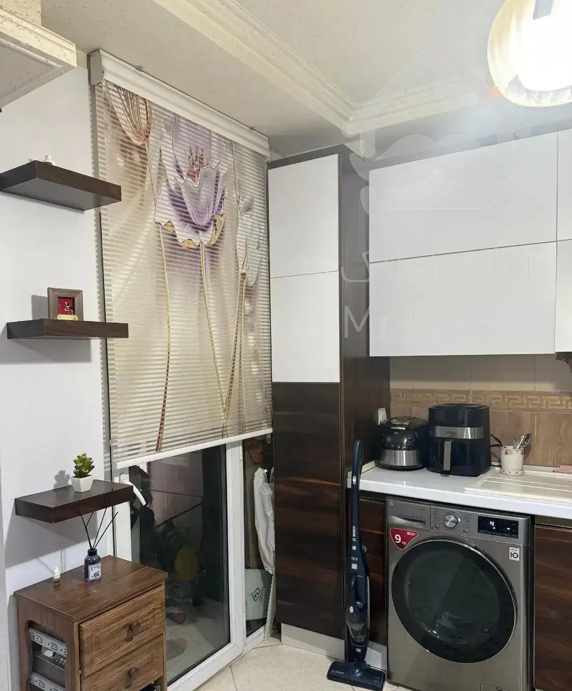 90متر آپارتمان/فول امکانات/دو قدمی ولیعصر