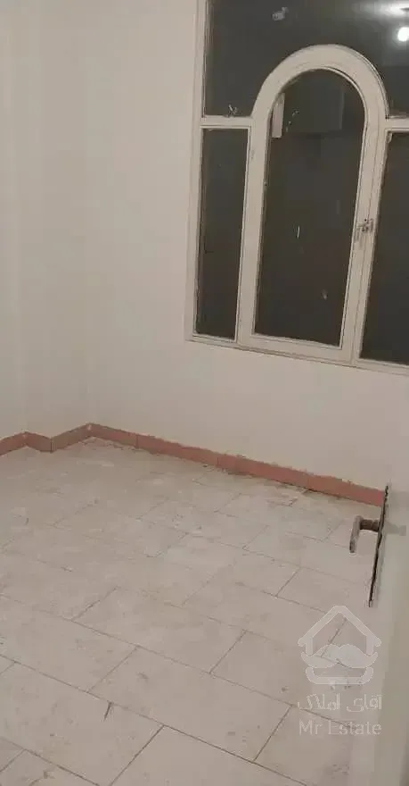 77 متر دوخوابه انتهای اشرفی