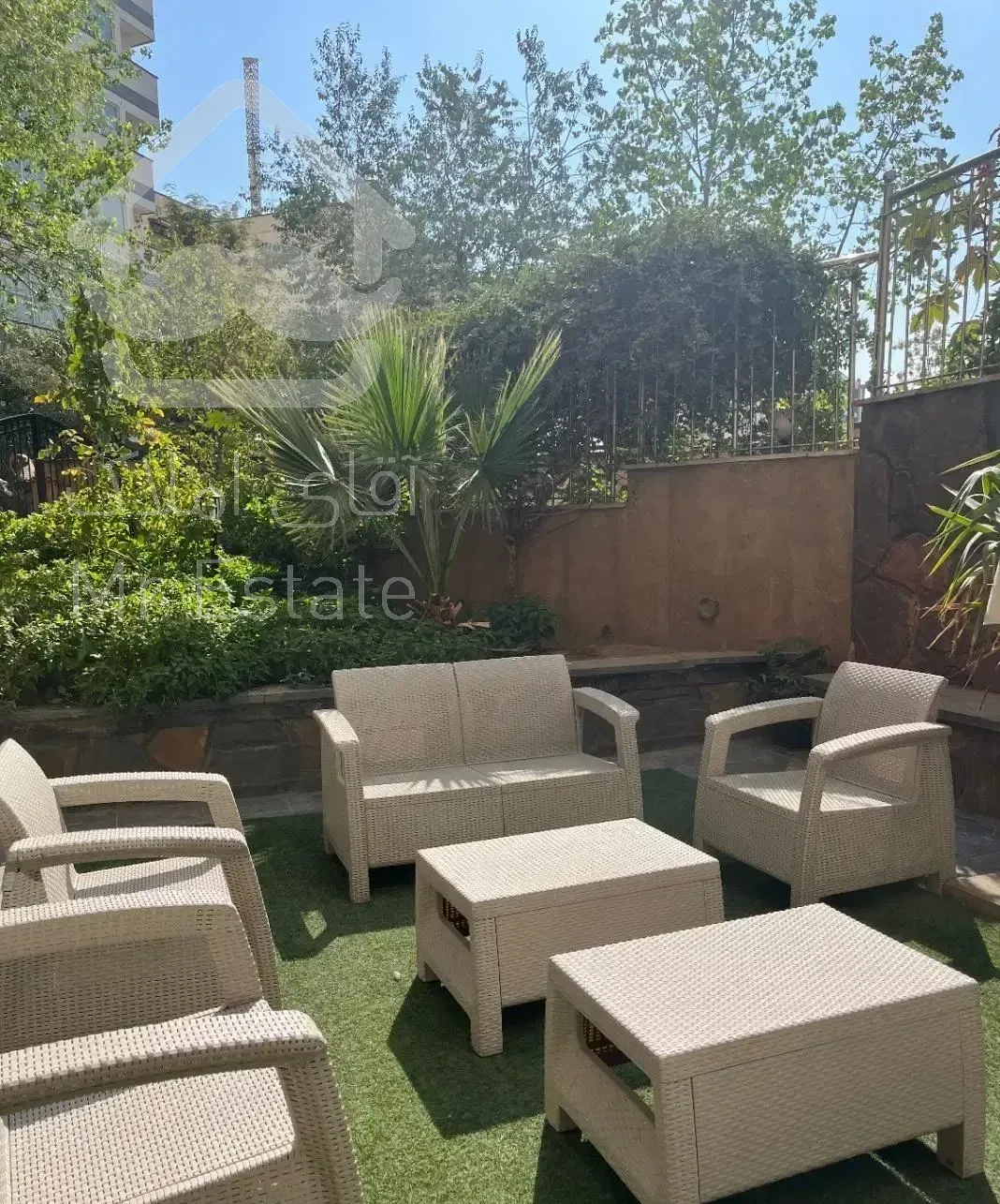 برج باغ شیک و کلاسیک ۹۵متر ازگل.محله دنج