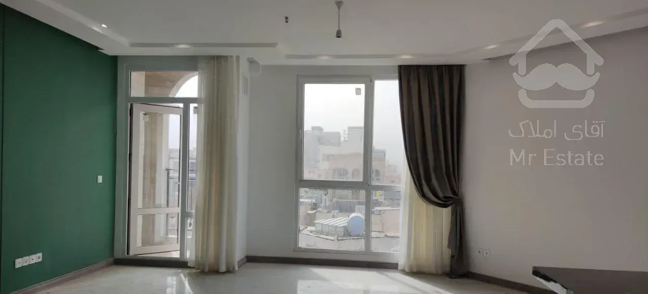 آپارتمان سنددار/چند قدم تا خیابان اصلی/اکبری