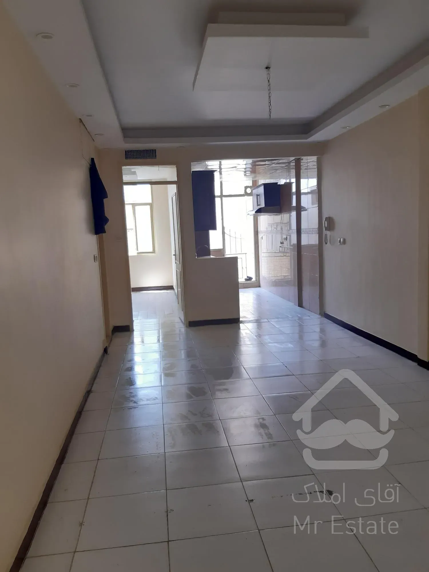 فروش ۶۷ متر ۲ خواب ، تخلیه ، بازسازی شده